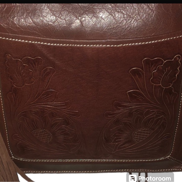 NWT Ariat Victoria Collection Messenger / Conceal Carry Bag Brown Leather Fringe - Picture 13 of 15